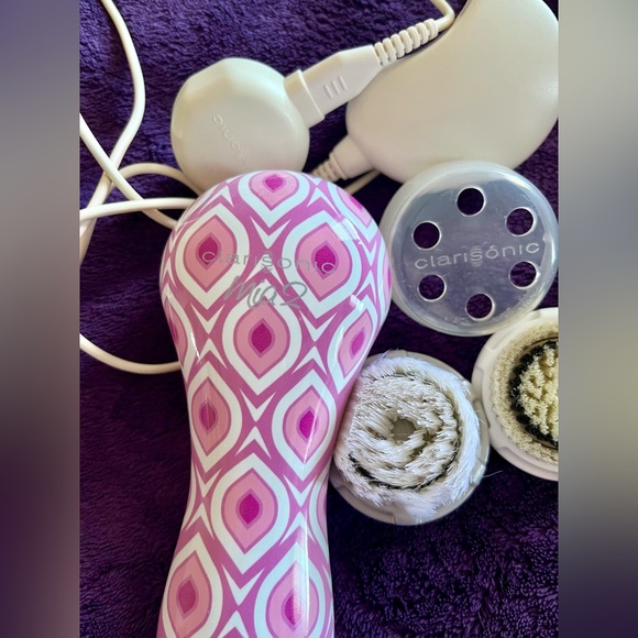 Clarisonic Mia 2 facial cleansing device - Picture 2 of 5